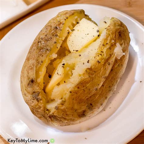 How to do jacket potato in microwave