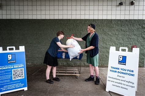 How to donate clothes to goodwill. We'll gladly accept donations at any of our stores, as well as our drive-through attended donation centers. Please be sure items are in clean, usable condition. 