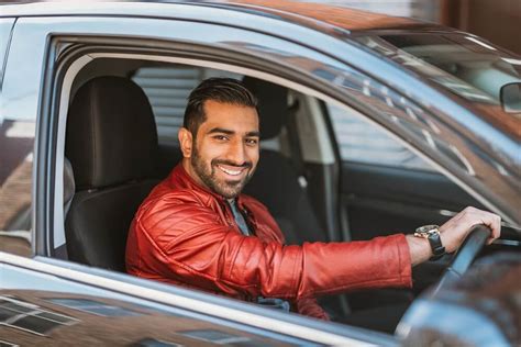 How to drive for uber. Travelling can be a stressful experience, especially when it comes to getting from your home to the airport. But with the help of Uber, you can make the journey much easier and mor... 