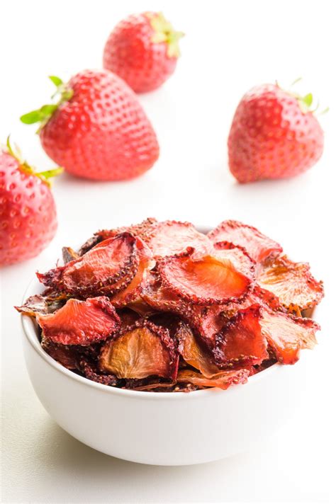 How to dry strawberries in microwave