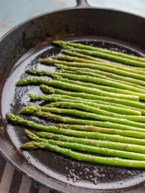 How to fix asparagus in a skillet