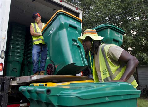How to get a new garbage can from waste management. Services in the Gulfport, Mississippi Area. Waste Management has many services available in your neighborhood and throughout most of the Gulfport, Mississippi area. As one of Mississippi's largest trash and recycling service partners, we pride ourselves on customer service and environmental stewardship. Thank you for your partnership with Waste ... 
