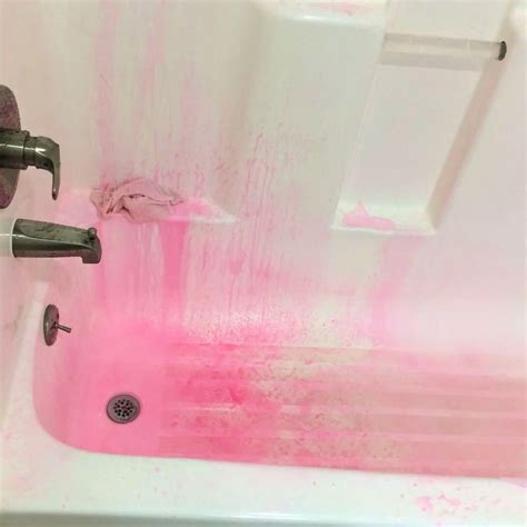 How to get hair dye out of tub. For stubborn pink stains on white clothes, mix a solution of one gallon of water and three tablespoons of chlorine bleach in a sink. Fully submerge the stained item for up to five minutes and then immediately rinse out the bleach solution. If the stain is gone, wash it as usual. If traces of dye remain, repeat for … 