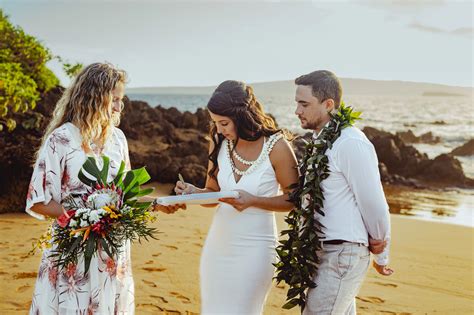 How to get married in maui