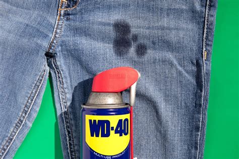 How to get old oil stains out of clothes. Advertisement Let's start with a few basic principles about removing paint from textiles. The first is to treat stains as quickly as possible, and hopefully before they dry in plac... 