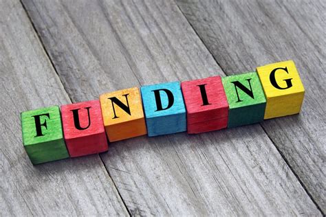 Government grants for nonprofits Nonprofits can receive grants from the government at the federal, state and local level. Here are some options to consider. 1. Grants.gov. 