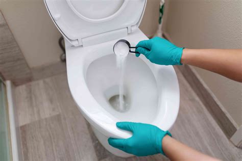 How to get rid of toilet stains. Making sure to get all sides of the toilet bowl and under the rim. Let it soak for at least five minutes. Do not close toilet lid. Scrub entire bowl thoroughly with a toilet brush, in particular where the staining is, and flush. You may need to repeat this process to remove some remnants of staining. Rinse toilet brush thoroughly in fresh water ... 