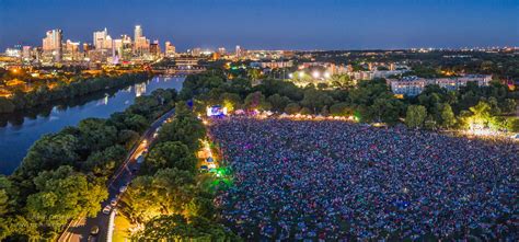 How to get to Blues on the Green in Austin