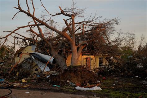 How to give or receive help after the Mississippi tornado