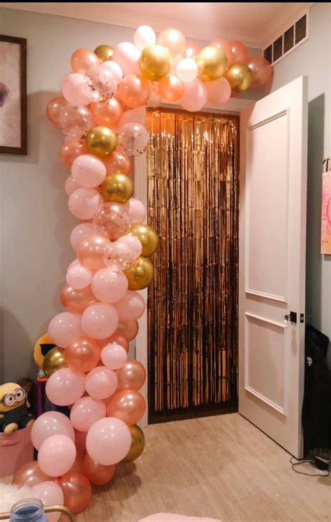 Take a needle and thread a string through rows of balloons, forming your not-so-average streamer. Form a garland. Use balloons of three or four colors, three sizes of each color. Create clusters of four balloons each (like, three medium and one large balloon), and then tie them together. 3.. 