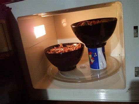 How to heat up two bowls in a microwave? - Lifehacks Stack …