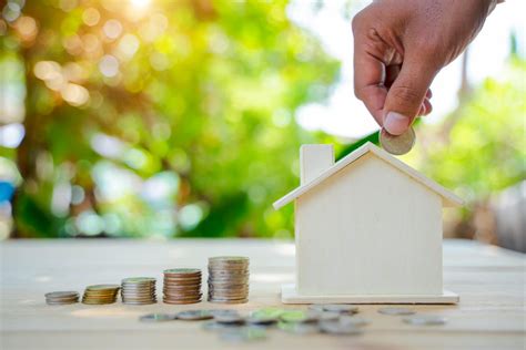 Whatever the case may be, here are the best ways to invest 10k in real estate. 1.) Renting Part of Your House. Some say the best way to invest 10000 dollars is to immediately buy a rental property. While purchasing rental properties is never a bad investment, there are different ways to tackle the real estate investment business.