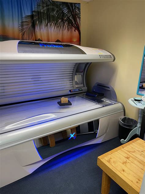 How to lay in a tanning bed