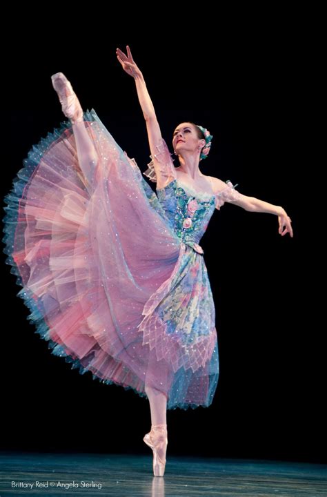 How to look pretty while dancing