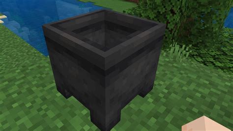 How to make a Cauldron in Minecraft its Uses