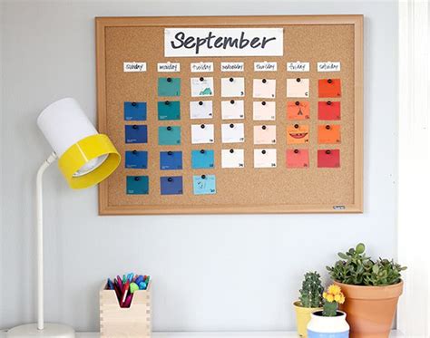 How to make a DIY bulletin board calendar! How to make a DIY bulletin