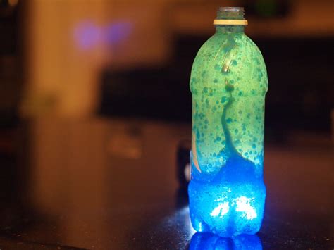 How to make a lava lamp. How To Make Your Own Lava Lamp: Step 1. Fill the bottle 1/3 of the way with water and fill the remaining 2/3 with vegetable oil. Step 2. Drop in 10 drops of food colouring. Step 3. Drop in Alka Seltzer tablet. Step 4. Seal the lid tightly on the bottle. Wahoo instant Lava Lamp!!!! 