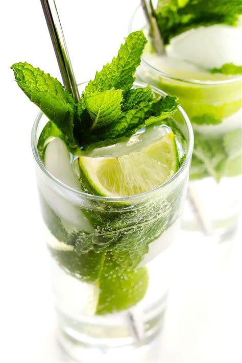 How to make a mojito. 1. In a highball glass or tall glass, add the mint leaves and the simple syrup. 2. Use a cocktail muddler to gently muddle the mint with the syrup. 3. Add the rum and lime juice then fill the glass with ice cubes. Use a stir stick or bar spoon to combine. 