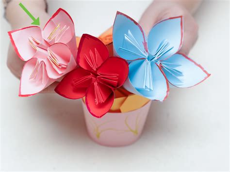 How to make a paper flower. Aug 29, 2018 · #paperflowers #papercraft #flowermakingCheck out 6 Easy Paper Flowers.More Paper Flowers: https://goo.gl/GgdkzeFolded Paper Flower: https://goo.gl/y5xm8pWatc... 