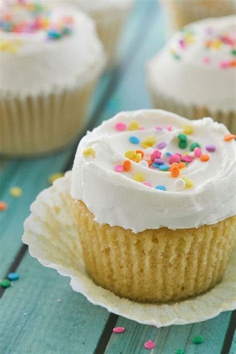How to make cupcakes. Directions. Preheat the oven to 350 degrees F (175 degrees C). Line a muffin pan with paper or foil liners. Sift together flour, cocoa, baking powder, baking soda, and salt. Dotdash Meredith Food Studios. Cream together sugar and butter in a … 