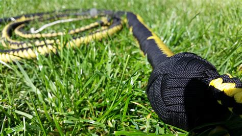 How to make paracord whip. May 18, 2018 - Explore Ola Redes's board "How To Make Bullwhip" on Pinterest. See more ideas about bull whip, paracord projects, paracord. 