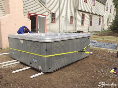 How to move a hot tub. Having four people available would be ideal, but three people should be sufficient to lift, balance, and move the hot tub. A small, two- to three-person hot tub will usually weigh 500 pounds when it is empty and close to 3000 pounds when it is filled with water. If your spa is of a much larger variety, such as a nine or ten-person spa, the dry ... 