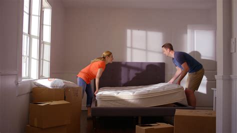 How to move a mattress. Fold Gently: With a partner's help, gently fold the mattress. Memory foam is pliable, but you still want to be careful. Rather than a sharp fold, it's often advisable to roll the mattress – this method tends to reduce stress on the foam and maintains its integrity. Secure with Moving Straps: Once you've achieved the desired shape, use moving ... 