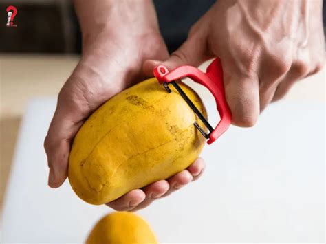 How to peel a mango. Aug 30, 2019 · Learn how to peel and cut a mango in two easy ways, using a pint glass or a scoring technique. Get the most fruit off the pit and enjoy this delicious tropical fruit in salsa, salads, and more. 