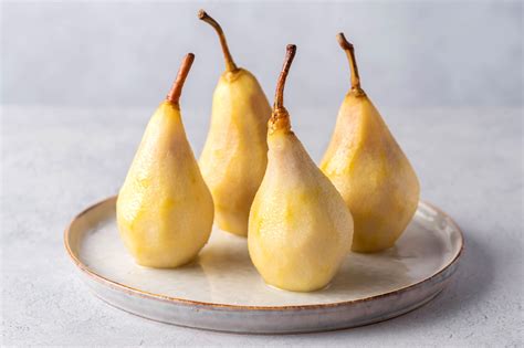 How to poach pears in white wine