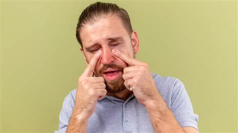How to pop spot in nose