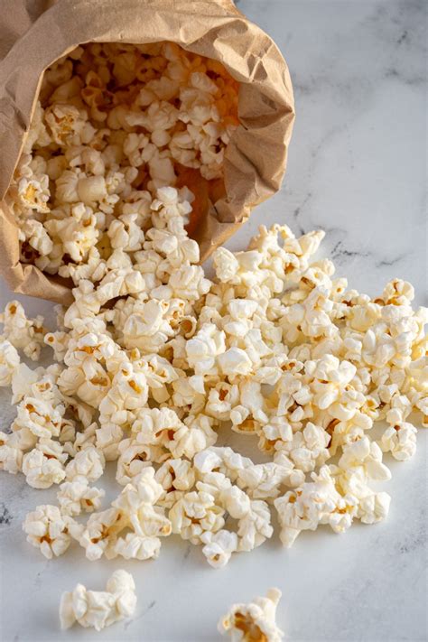 How to popcorn in a paper bag
