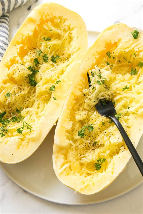 How to prepare spaghetti squash in microwave