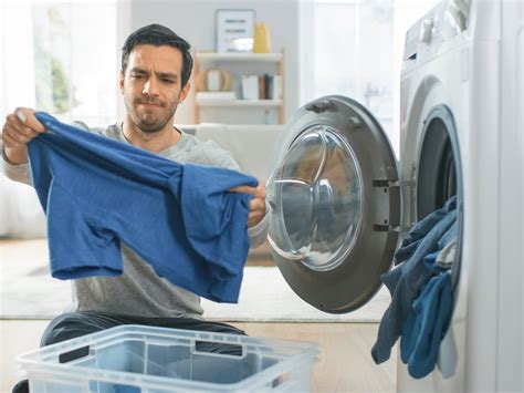 How to remove bad smell from clothes after washing. Dean asks, 