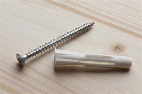 How to screw in wall anchors