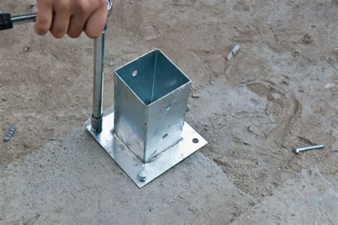 How to secure a 4x4 to concrete. Check Out Our FREE GUIDE: *25 Must-Have Carpentry Tools...Under $25 Each!*https://www.thehonestcarpenter.com/AFFILIATE TOOL LINKS:Swanson Post Level:https://... 