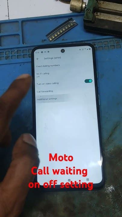 How to set call waiting in moto