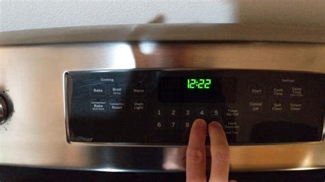 How to set cook time on ge oven. A how to video instruction guide on how to set and use the cook delay start, cook time and cook alarm on a Bosch oven. 