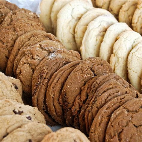 How to store cookies. How to Store Cookies That are Soft or Crumbly. Storing cookies isn’t quite as obvious as it may seem, and the best method depends on the type of cookie and its texture. Sugar cookies, thumbprint cookies and spritz cookies are soft and chewy, while pecan sandies and snickerdoodles are light and crumbly—they just melt in your mouth. 