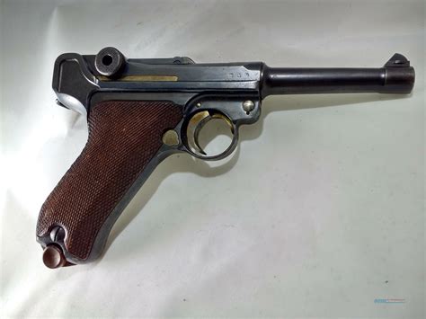  Step 1. Check online. Several websites online list the names, serial numbers, production histories and approximate market values of German Luger pistols. Step 2. Consult your local gun shop or antique firearms dealer. Professionals in retail or antique gun sales can offer advice on the market value of a German Luger. . 