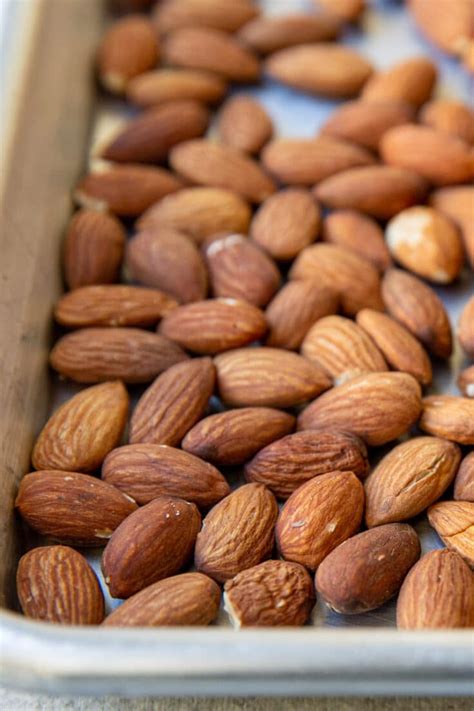 How to toast almonds. Pecans are a delicious and nutritious nut that can be enjoyed in a variety of ways. One popular method of preparing pecans is toasting them in the oven. Toasted pecans have a rich,... 