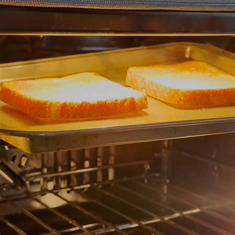 How to toast sandwich in oven
