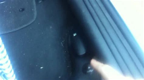 How to unlock vz commodore without key.  By using non-destructive entry methods whenever possi...