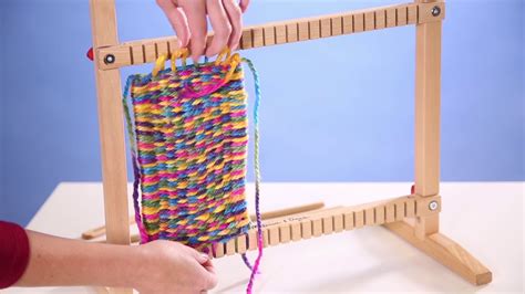 How to use a loom. Simply assemble the loom and fasten the brace with the screws provided. Three shuttles with different yarns are included. Other types of yarn may be used. Place ... 