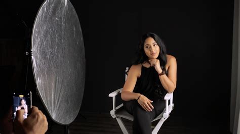 How to use light reflectors in photography