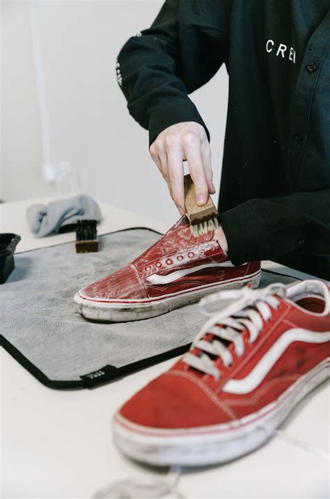 How to wash vans. ‘Off the Wall’ and ‘Vans Off the Wall’ are the slogans for the Vans shoe company. ‘Off the Wall’ is a term used in skateboarding that was popular in the 1970’s. Vans is a shoe manu... 