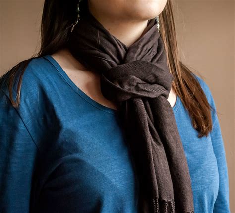 How to wear a scarf. Things To Know About How to wear a scarf. 