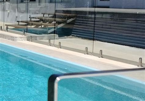 How wide is a glass pool gate? - cdc.org.au