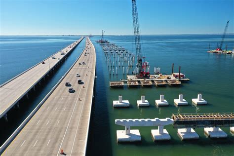 The Howard Frankland Bridge is the central bridge spanning Old Tampa 