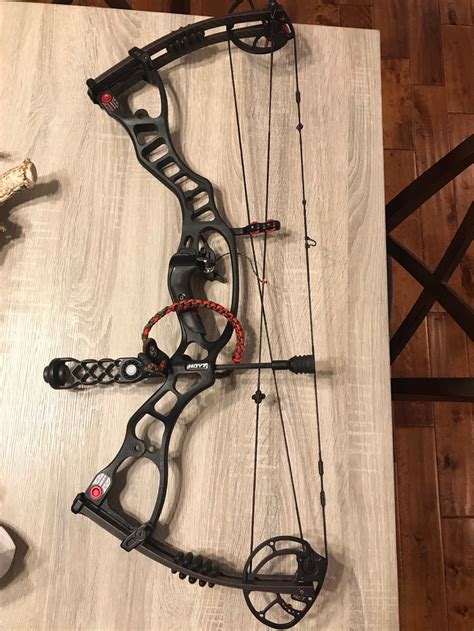 This Hoyt Vector 32 Compound Bow is a great choice for