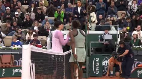 Hruncakova Defeats Andreescu Qualifying